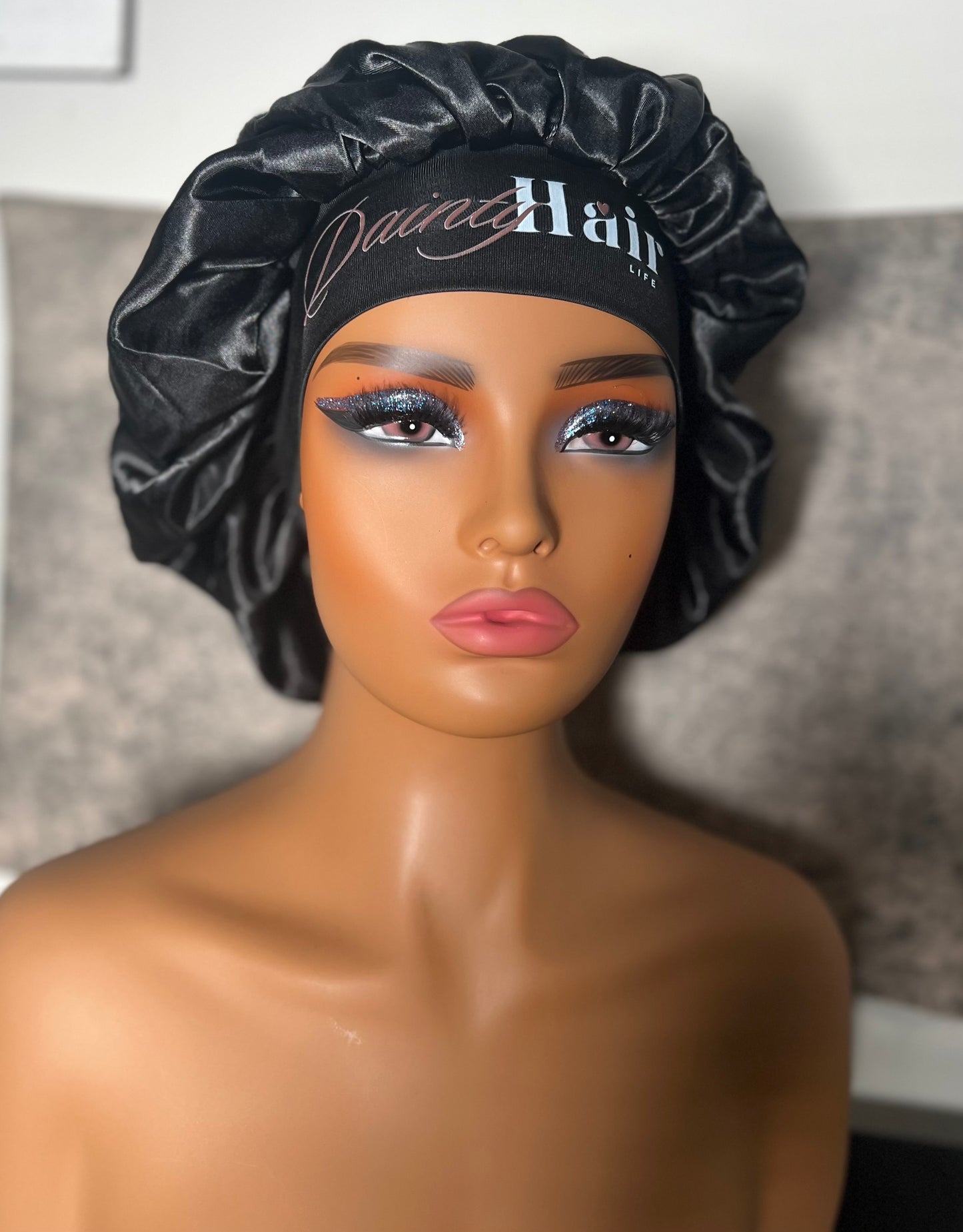 Dainty Bonnet